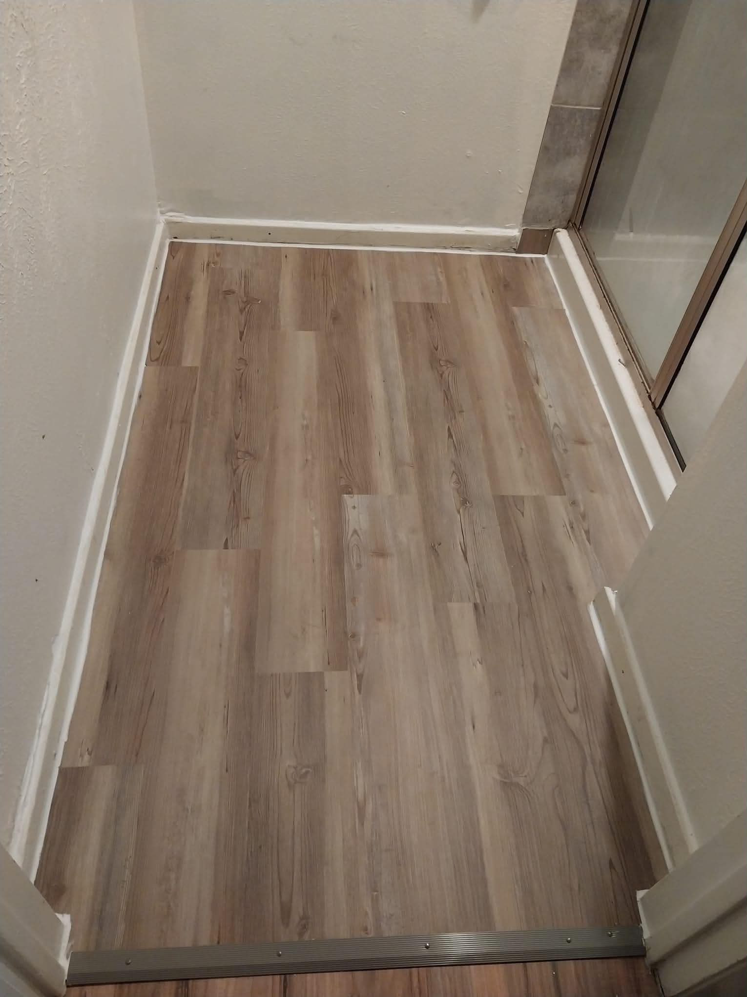 Laminate flooring in small space